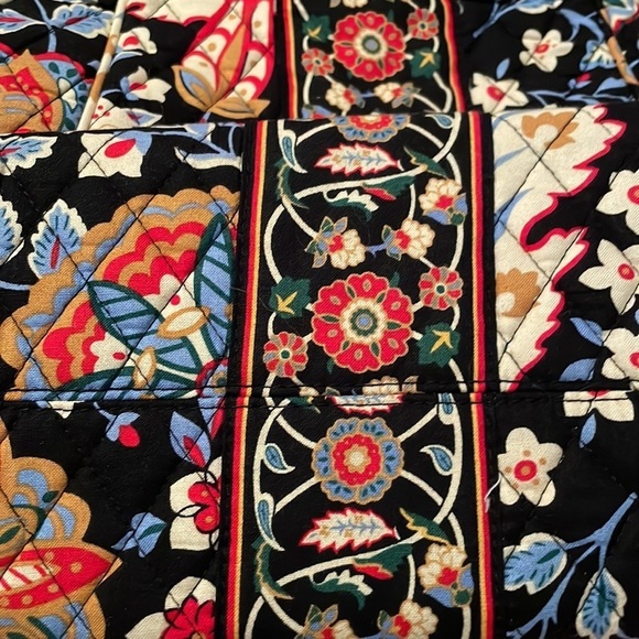 Vera Bradley Retired Side by Side bag in Versailles Print - Picture 9 of 9